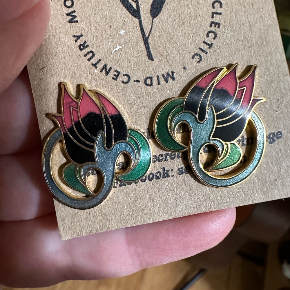 Laurel Birch Vintage Flower Earrings “Fluer d corazon “